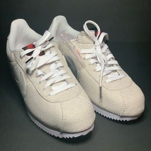 Nike Stranger Things Cortez "Upside Down"